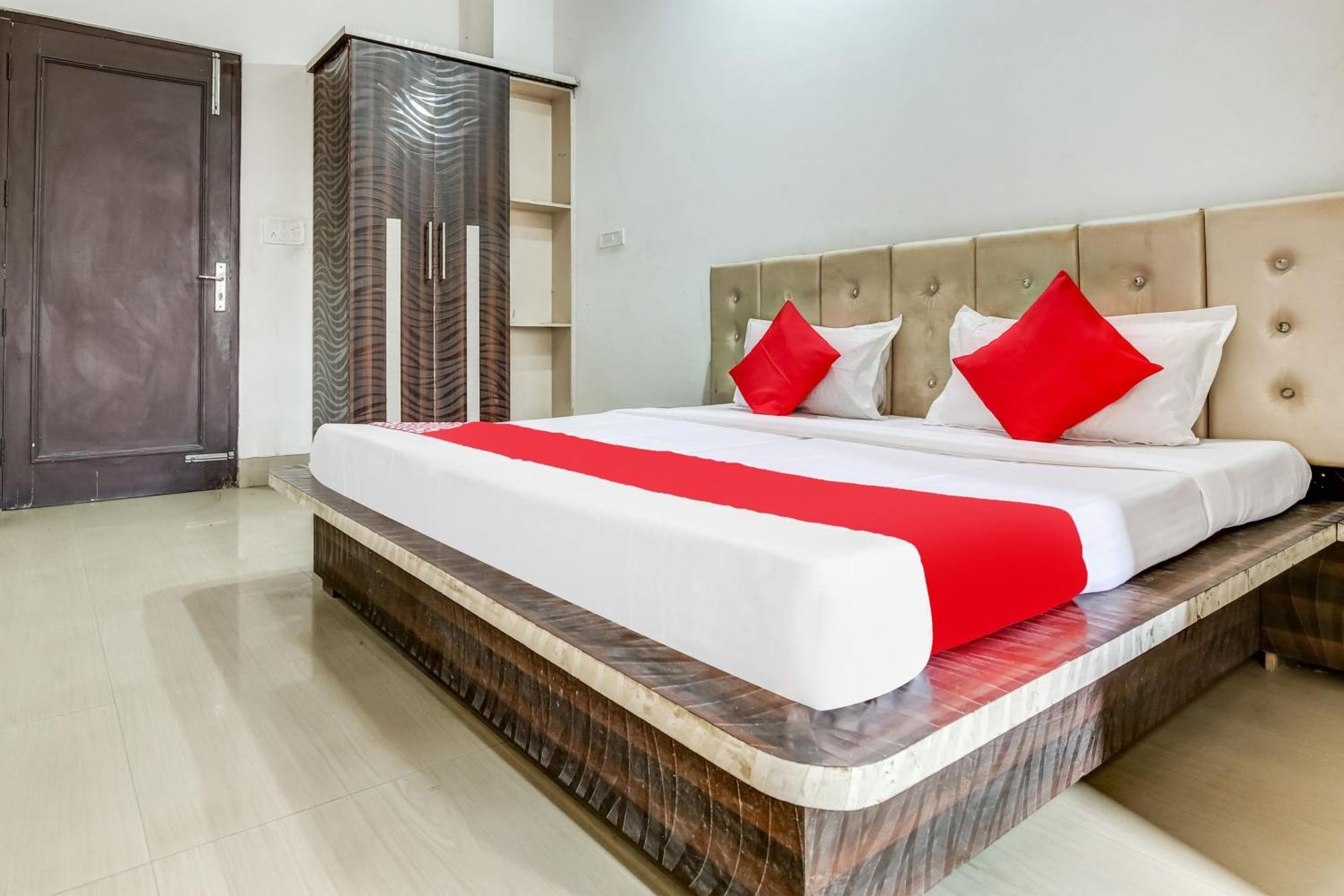 Flagship Hotel Big Boss Kurukshetra Екстер'єр фото