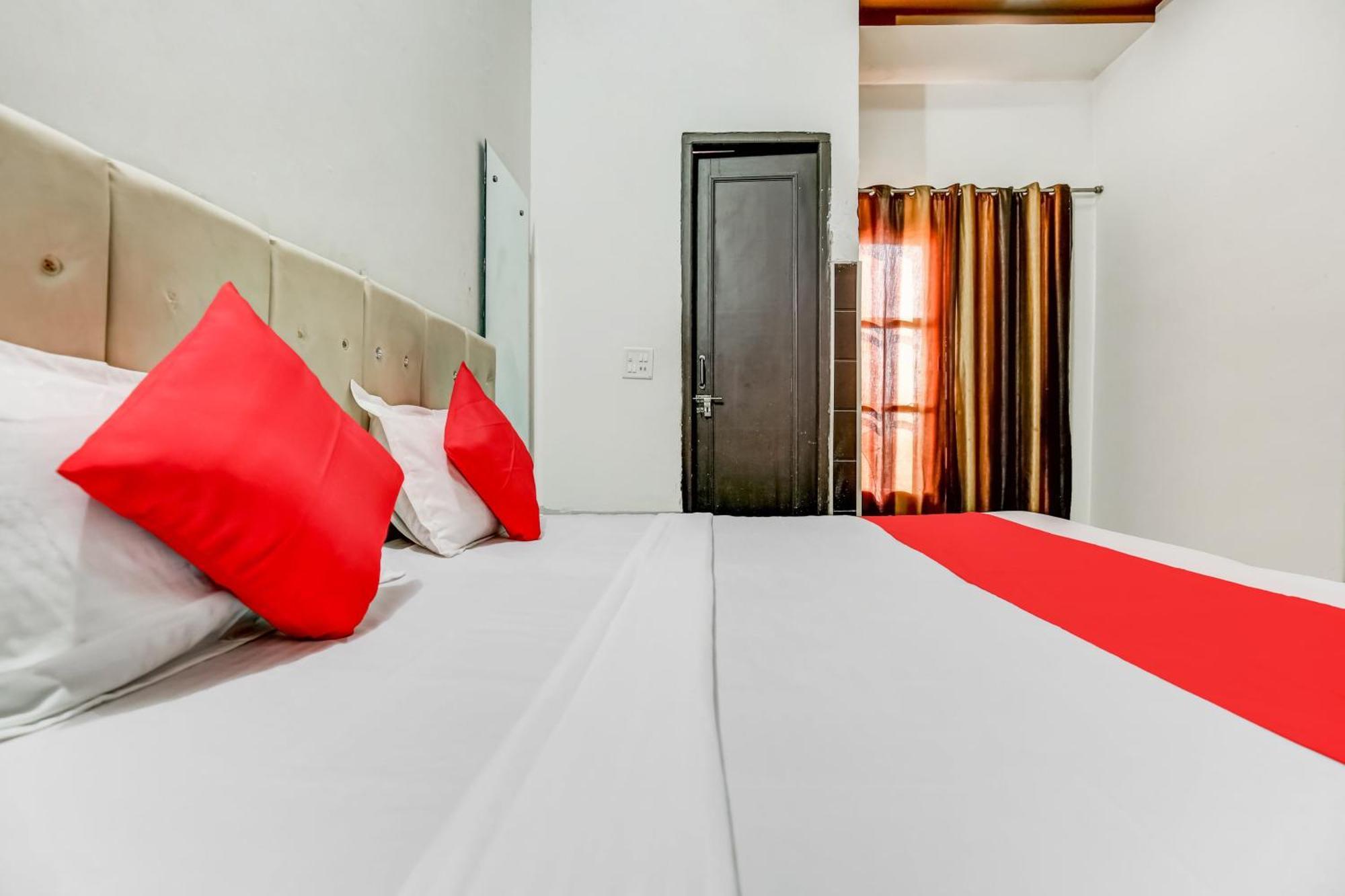 Flagship Hotel Big Boss Kurukshetra Екстер'єр фото