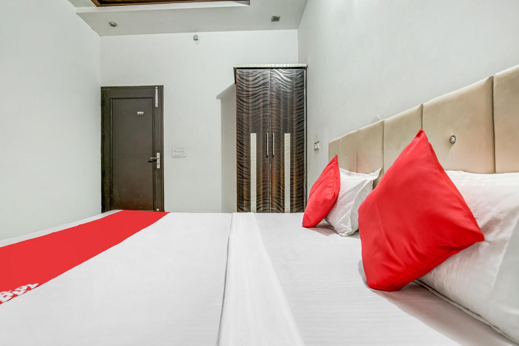 Flagship Hotel Big Boss Kurukshetra Екстер'єр фото