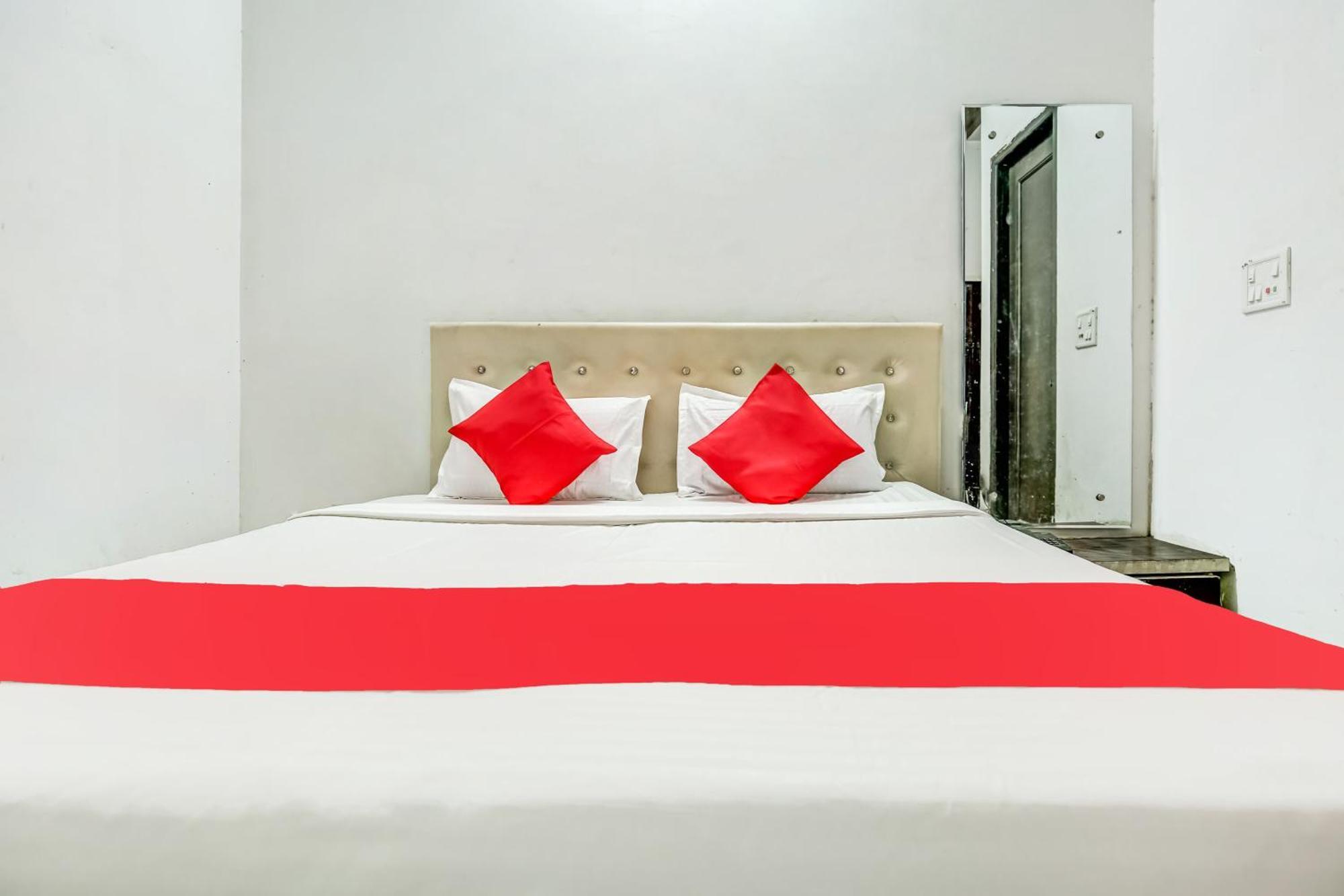 Flagship Hotel Big Boss Kurukshetra Екстер'єр фото
