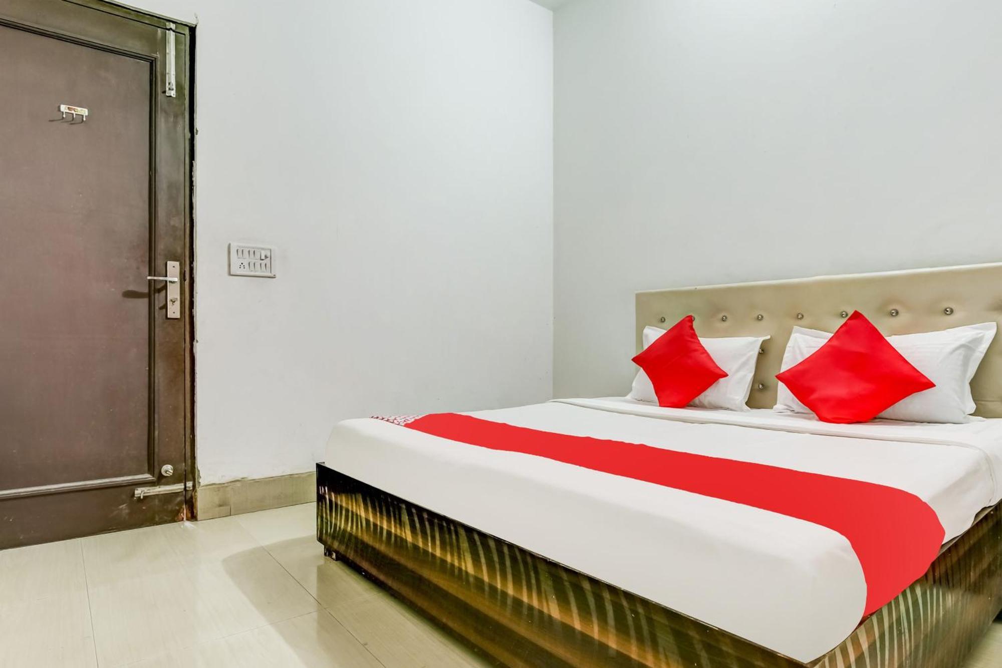 Flagship Hotel Big Boss Kurukshetra Екстер'єр фото