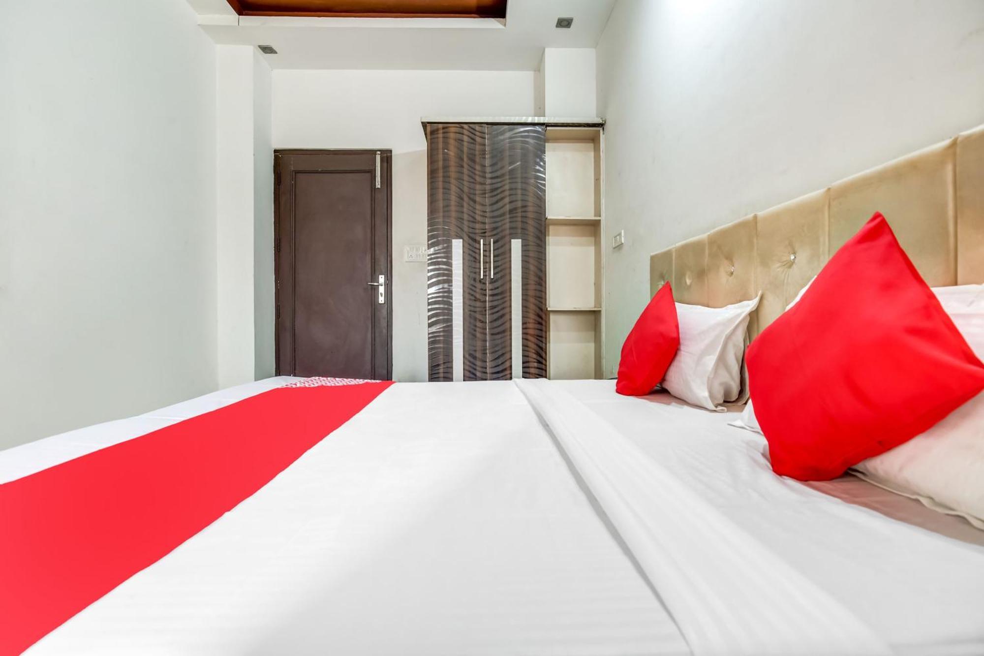 Flagship Hotel Big Boss Kurukshetra Екстер'єр фото
