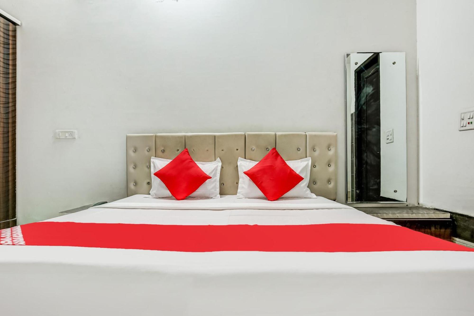 Flagship Hotel Big Boss Kurukshetra Екстер'єр фото