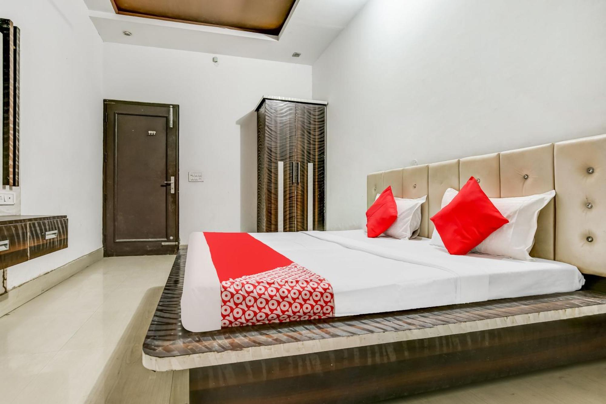 Flagship Hotel Big Boss Kurukshetra Екстер'єр фото